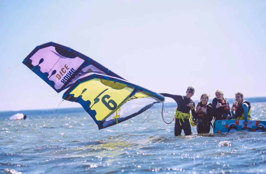 NAUKA KITE DLA MŁODZIEZY - SZKOŁA KITESURFINGU FUNSURF